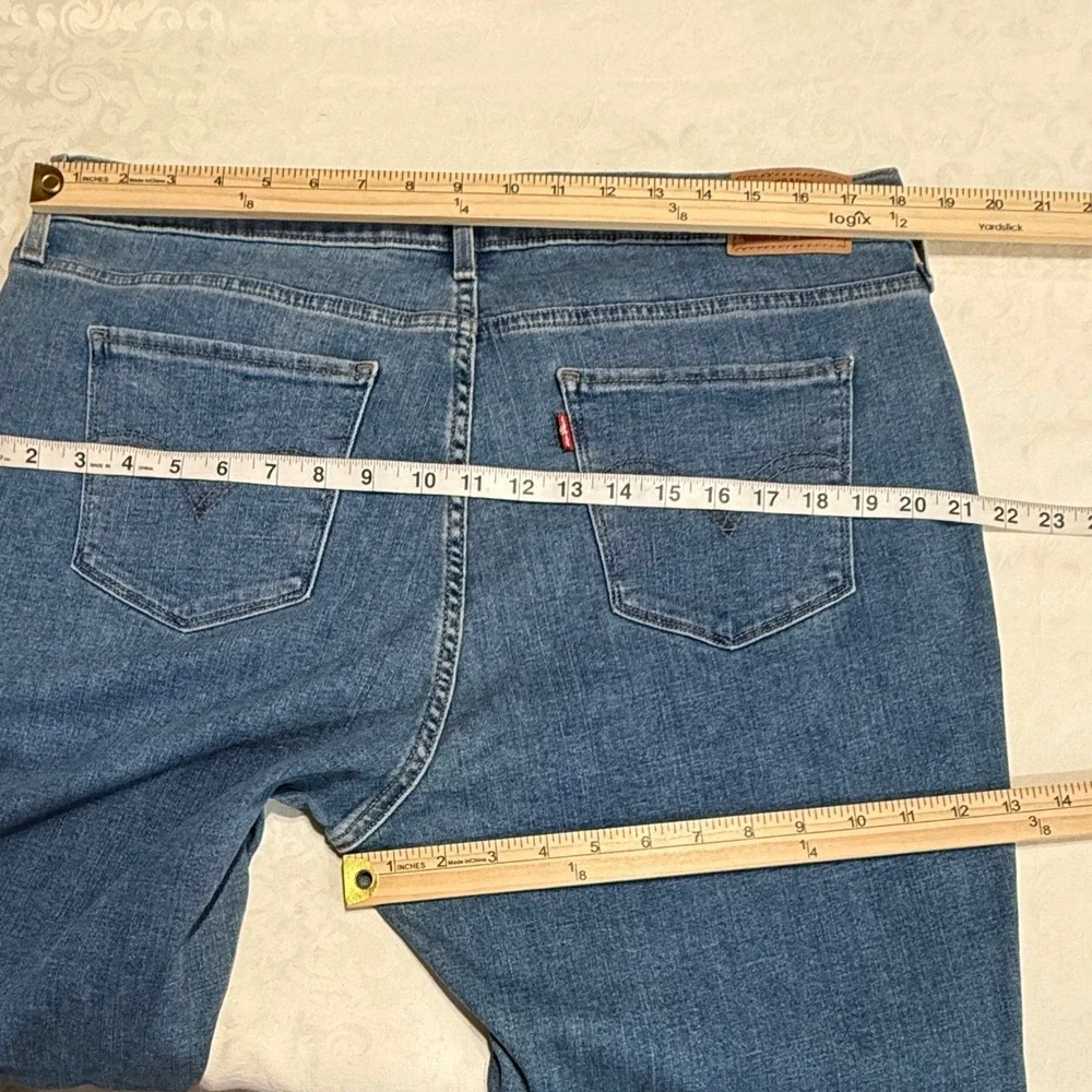 Levi's 414 Classic Straight Jeans Womens 18W Blue Denim Mid Rise Casual